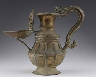 ANTIQUE EARLY BRONZE BUDDHIST OIL LAMP SUKUNDA NEPAL