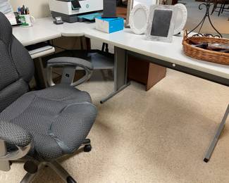 corner desk with office chair