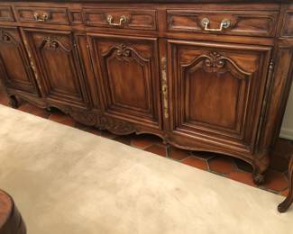 KARGES WALNUT FINISH BUFFET IN PERFECT CONDITION