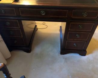 SMALL EXECUTIVE DESK