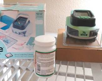 Making Memories Slice Cordless Digital Design Cutter with Extras