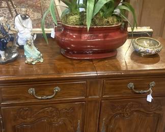 Chest/serving cabinet; artificial arrangement