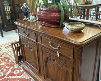 Chest/serving cabinet; artificial arrangement