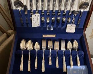 Complete silverware set in case
