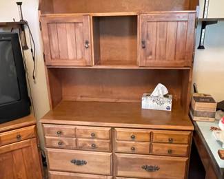 Dresser with hutch top