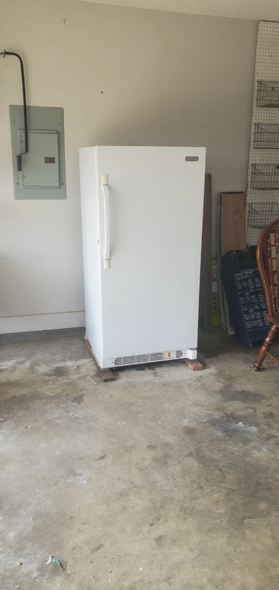 Nice clean UPRIGHT FREEZER 