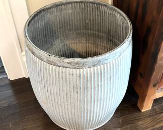 Metal Planter 