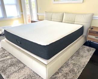 King Size Beautyrest Hybrid 