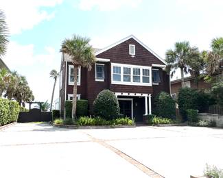 Atlantic Beach Oceanfront - Please note very limited parking. Be on the lookout for Patrick, he will make every effort to assist you in finding a parking spot. 