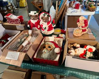 Santa praying over Jesus, holiday ceramic bears
