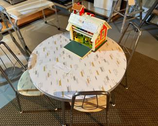 vintage fisher price school set, vintage kid table and chairs