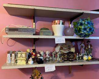 clock, salt and paper shakers