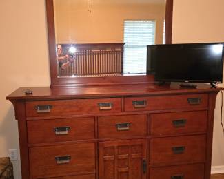 Mathing Dresser with Mirror