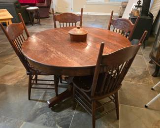 Antique Oak Round Table with 4 Chairs