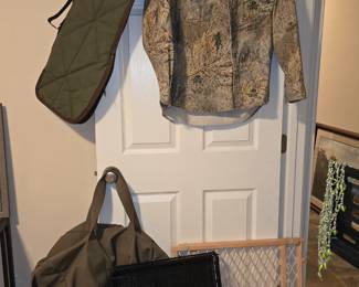 Dog Crate - Baby Gate - Hunting Misc