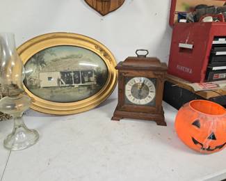 Oil Lamp - Clock - Picture