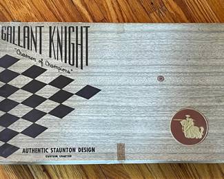 Gallant Knight Chess Set