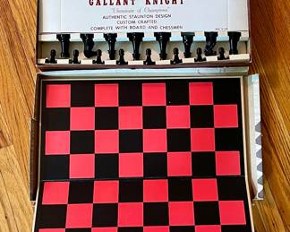Gallant Knight Chess Set
