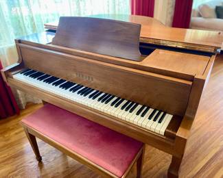 Yamaha Baby Grand Piano (1968)