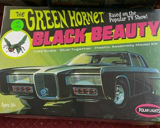 Polar Lights Green Hornet Balck Beauty Model Kit