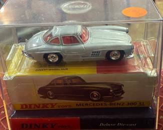 Dinky Mercedes Benz 300 SL with Box