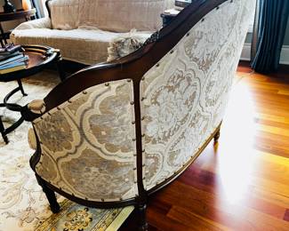 50% OFF ORIGINAL PRICE: $400
FRENCH STYLE SETTEE
47”L x 25”D x 38”H