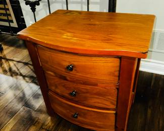 50% OFF ORIGINAL PRICE: $30 BROYHILL WOODEN NIGHTSTAND-SOLD AS IS (SOME WEAR)