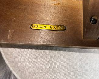 PRICE: $500 FIRM
FRONTGATE OVAL DINING TABLE (SOME SURFACE IMPERFECTIONS THAT CAN BE EASILY TOUCHED UP)
TABLE 55”L x 55”W x 30”H LEAF 20" x 55"