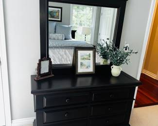 PRICE: $600
BROYHILL DARK BROWN QUEEN BEDROOM SET ( PROFESSIONALLY REPAINTED)
DRESSER WITH MIRROR
54”L x 18”D x 31”H
MIRROR
46”H x 48”W
TWO NIGHTSTANDS
26”W x 17”D x 25”H
QUEEN BED FRAME
87”L x 67”W x 50”H