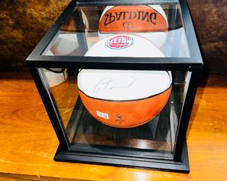 PRICE: $80 FIRM
ENCASED PISTONS BASKETBALL SIGNED BY ANDRE DRUMMOND