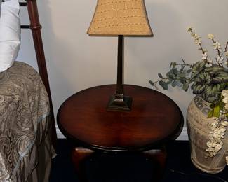 PRICE: $60 / EACH
BOMBAY TWO OVAL SIDE TABLES
25”L x 23”W x 22”H