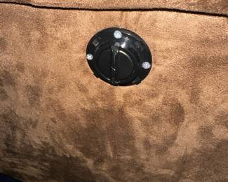 50% OFF ORIGINAL PRICE: $150
LIGHT BROWN POWER RECLINER
38”W x 38”D x 38”H