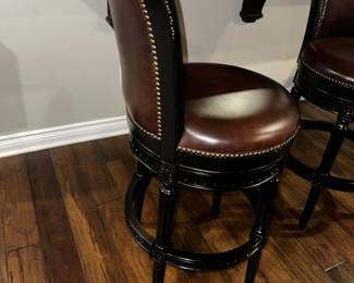PRICE: $500 SET
FURNITURE ORIGINS ROUND SEAT SWIVEL BAR STOOLS ( SET OF 3)
20”DIA x 45”H