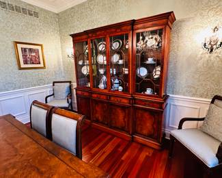 50% OFF ORIGINAL PRICE: $800
GEORGIAN STYLE MAHOGANY CHINA CABINET (DOVE TAIL DRAWERS / TOUCH LIGHTING)
84”W x 18”D x 84”H