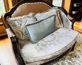 50% OFF ORIGINAL PRICE: $400
FRENCH STYLE SETTEE
47”L x 25”D x 38”H