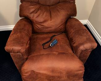 PRICE: $300
RUST BROWN LA-Z-BOY MICROFIBER UPHOLSTERED POWER RECLINER
37”W x 35”D x 40”H