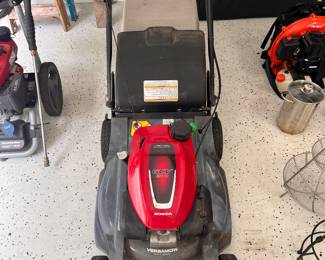 PRICE: $160.00
Honda Lawnmower
***The mover hasn’t been used for a while and won’t start. Sold as is.***