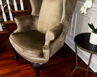 20% OFF ORIGINAL PRICE: $900
STICKLEY FURNITURE WILLIAMSBURG RESERVE COLLECTION QUEEN ANNE WINGBACK ARMCHAIR ( BEIGE VELVET)
36”W x 36”D x 47”H