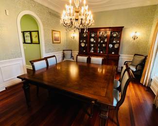 PRICE:$1,500
REGENCY STYLE GRAND DINING ROOM TABLE WITH 10 CHAIRS
74”L x 74”W x 30”H
2 BREAD BOARD LEAVES
30”W x 74”L