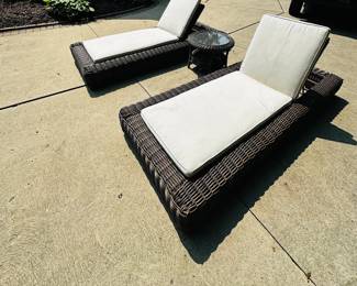 PRICE $450
RH RESTORATION HARDWARE WICKER LOUNGER -4 AVAILABLE
90”L x 37”W x 10”H
ADJUSTABLE BACKSIDE