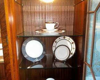 PRICE: $500
LENOX VINTAGE JEWEL 8 PLACE SETTINGS FINE CHINA SET - MADE IN USA