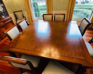 PRICE:$1,500
REGENCY STYLE GRAND DINING ROOM TABLE WITH 10 CHAIRS
74”L x 74”W x 30”H
2 BREAD BOARD LEAVES
30”W x 74”L