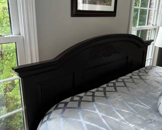 PRICE: $600
BROYHILL DARK BROWN QUEEN BEDROOM SET ( PROFESSIONALLY REPAINTED)
DRESSER WITH MIRROR
54”L x 18”D x 31”H
MIRROR
46”H x 48”W
TWO NIGHTSTANDS
26”W x 17”D x 25”H
QUEEN BED FRAME
87”L x 67”W x 50”H