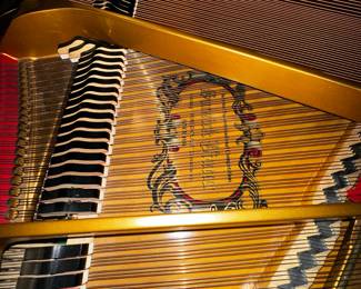 PRICE: $1,400
SAMICK BABY GRAND PLAYER PIANO
SG-150CP
57”W x 60”L x 40”H