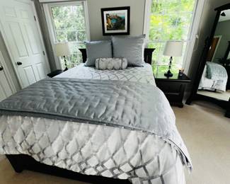 PRICE: $600
BROYHILL DARK BROWN QUEEN BEDROOM SET ( PROFESSIONALLY REPAINTED)
DRESSER WITH MIRROR
54”L x 18”D x 31”H
MIRROR
46”H x 48”W
TWO NIGHTSTANDS
26”W x 17”D x 25”H
QUEEN BED FRAME
87”L x 67”W x 50”H