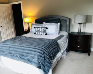 PRICE: $400
GRAY UPHOLSTERED QUEEN SIZE HEADBOARD AND FRAME
84”L x 62”W x 54”H
