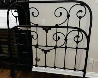 50% OFF ORIGINAL PRICE: $260
BLACK WROUGHT METAL FULL SIZE BED-FRAME