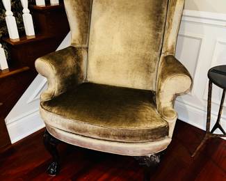 20% OFF ORIGINAL PRICE: $900
STICKLEY FURNITURE WILLIAMSBURG RESERVE COLLECTION QUEEN ANNE WINGBACK ARMCHAIR ( BEIGE VELVET)
36”W x 36”D x 47”H