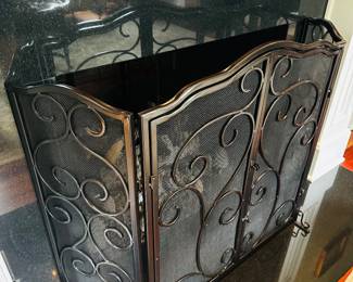 PRICE: $120
METAL FIREPLACE SCREEN