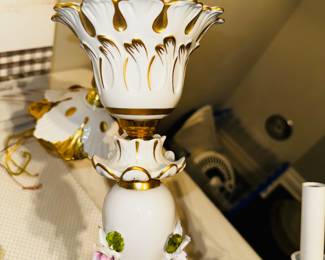 PRICE: $300
VINTAGE ITALIAN CAPODIMONTE CHANDELIER
